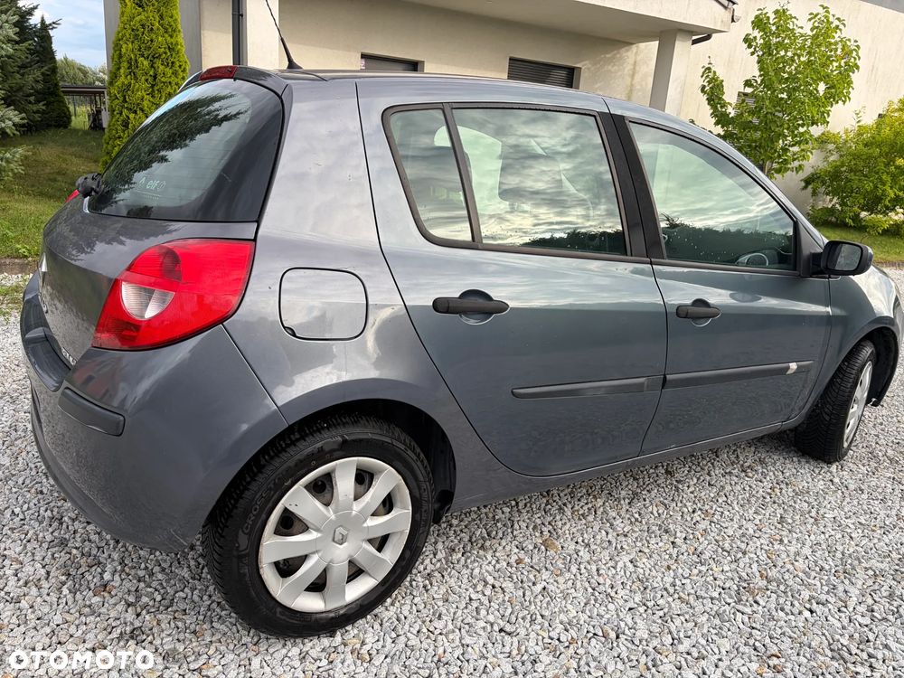 Renault Clio 1.4 16V Expression - 10