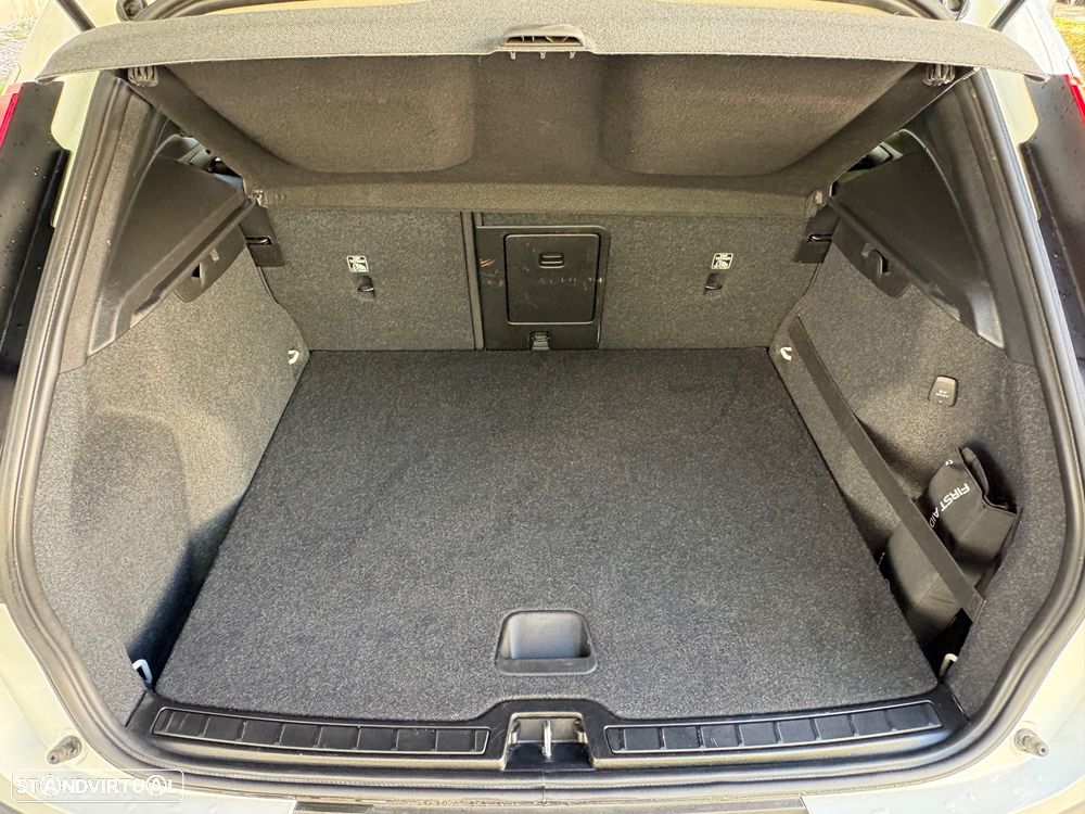 Volvo XC 40 1.5 T5 PHEV Momentum Plus - 24