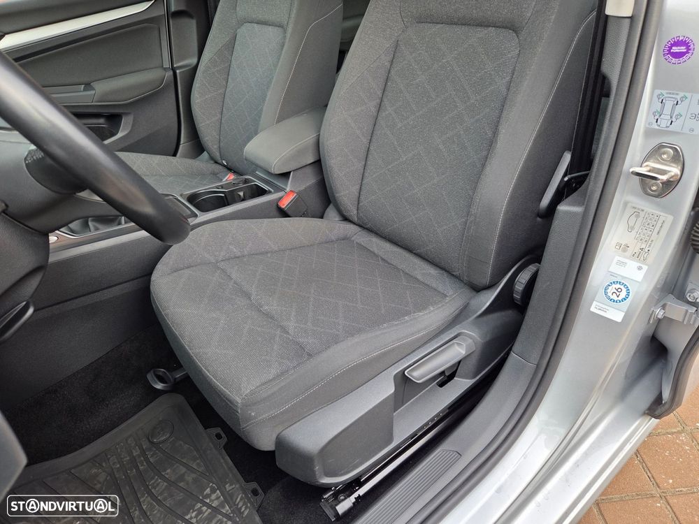 VW Golf Variant 2.0 TDi - 18