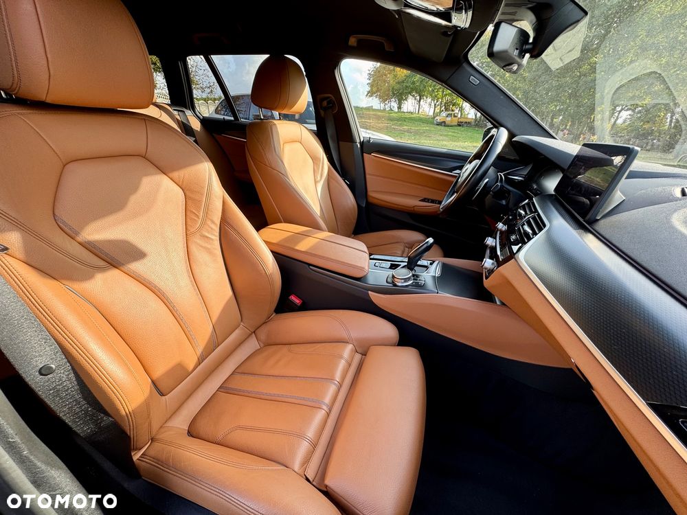 BMW Seria 5 530i Touring M Sport Edition - 33