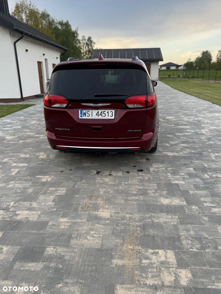 Chrysler Pacifica - 4