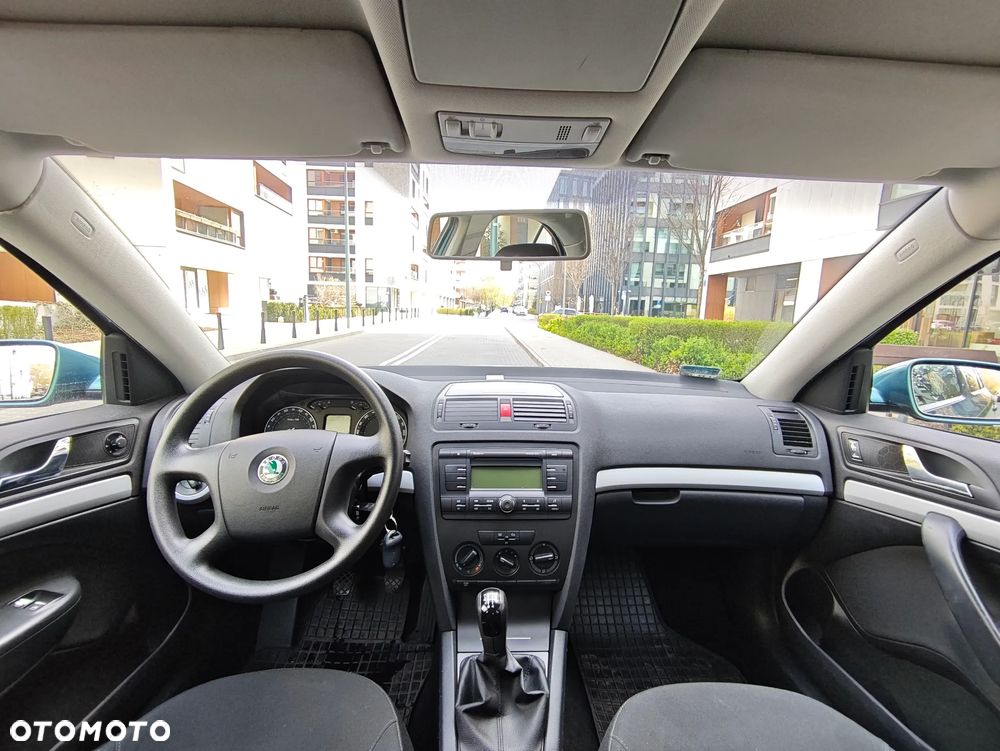 Skoda Octavia 1.6 FSI Ambiente - 15