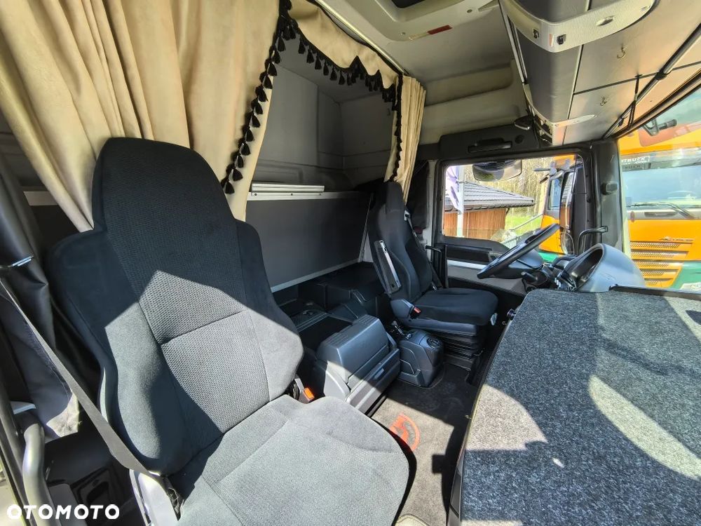 MAN TGX 26.480 // Zestaw przejazdowy z przyczepą // Firanka // - 37