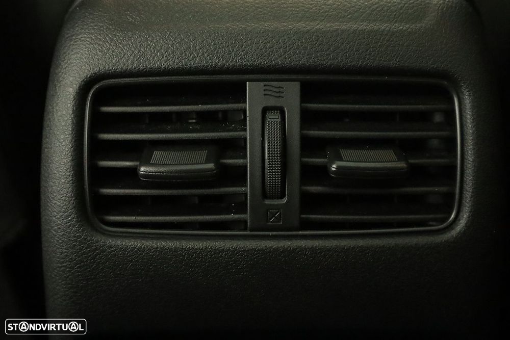 Nissan Qashqai 1.3 DIG-T N-Connecta LED Xtronic - 24