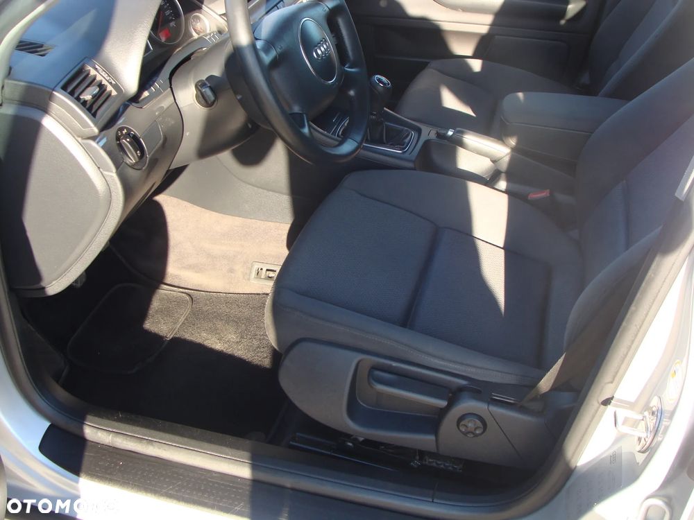 Audi A4 Avant - 9