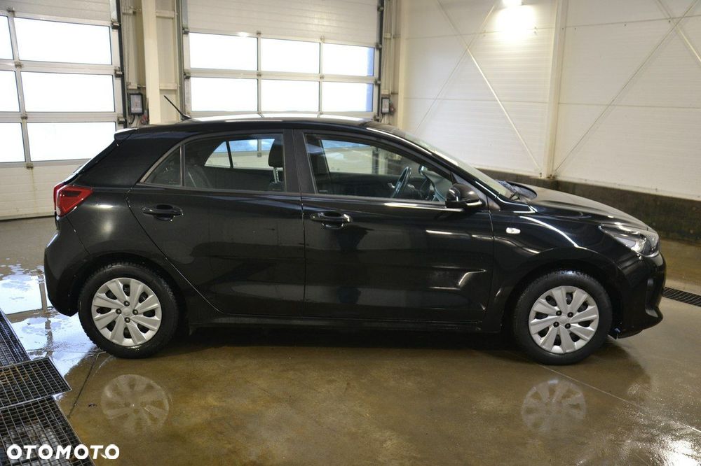 Kia Rio - 8