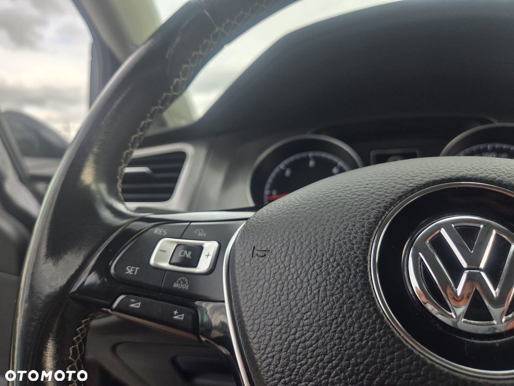 Volkswagen Golf 2.0 TDI BlueMotion Technology Lounge - 20
