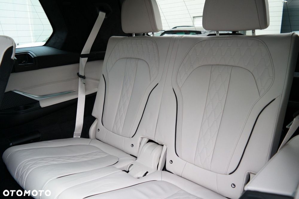 BMW X7 - 16