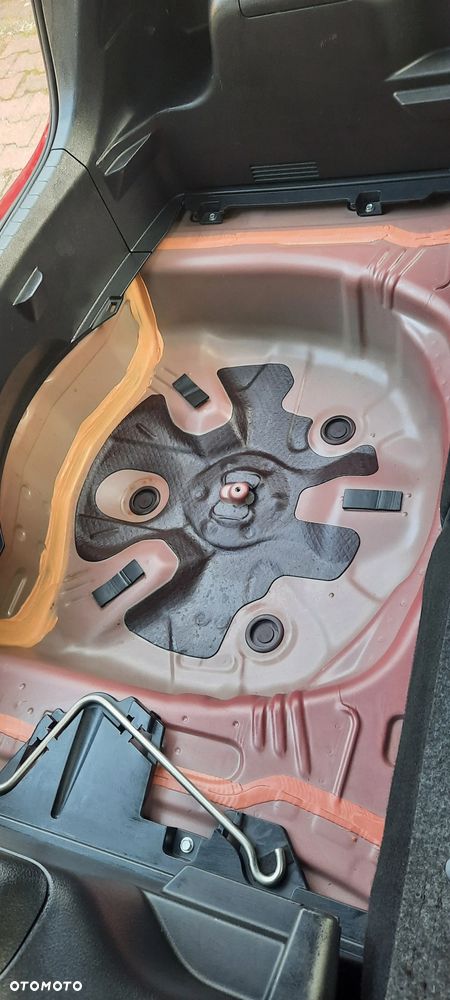 Toyota Yaris Hybrid 100 Selection Passion - 22