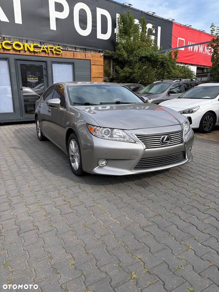 Lexus ES - 4