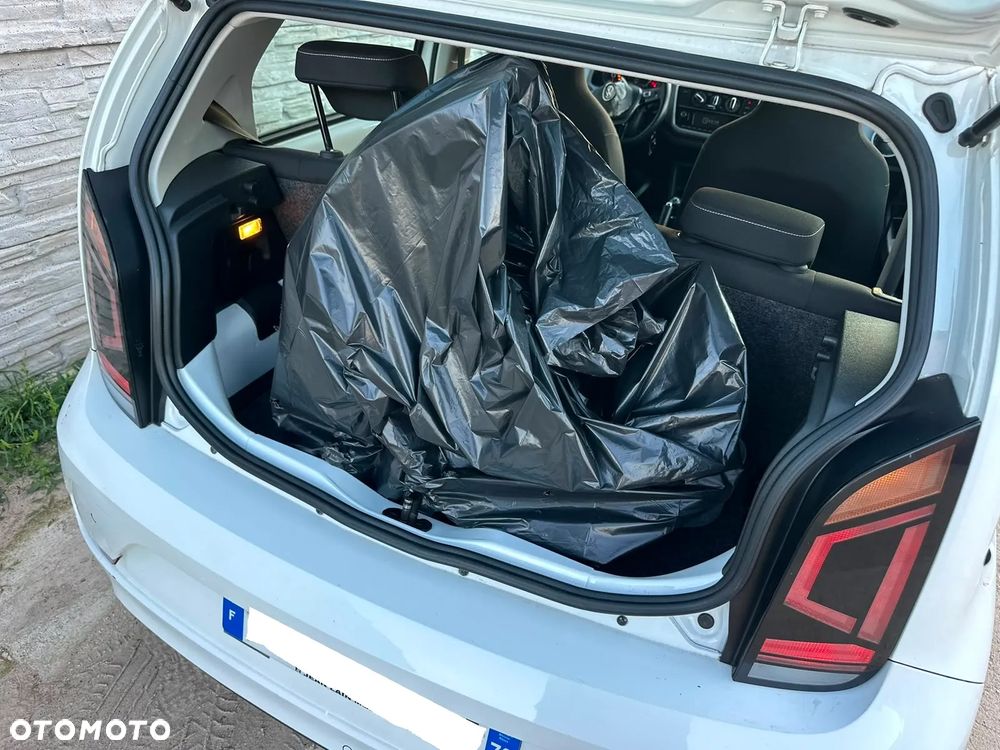Volkswagen up! Active - 21