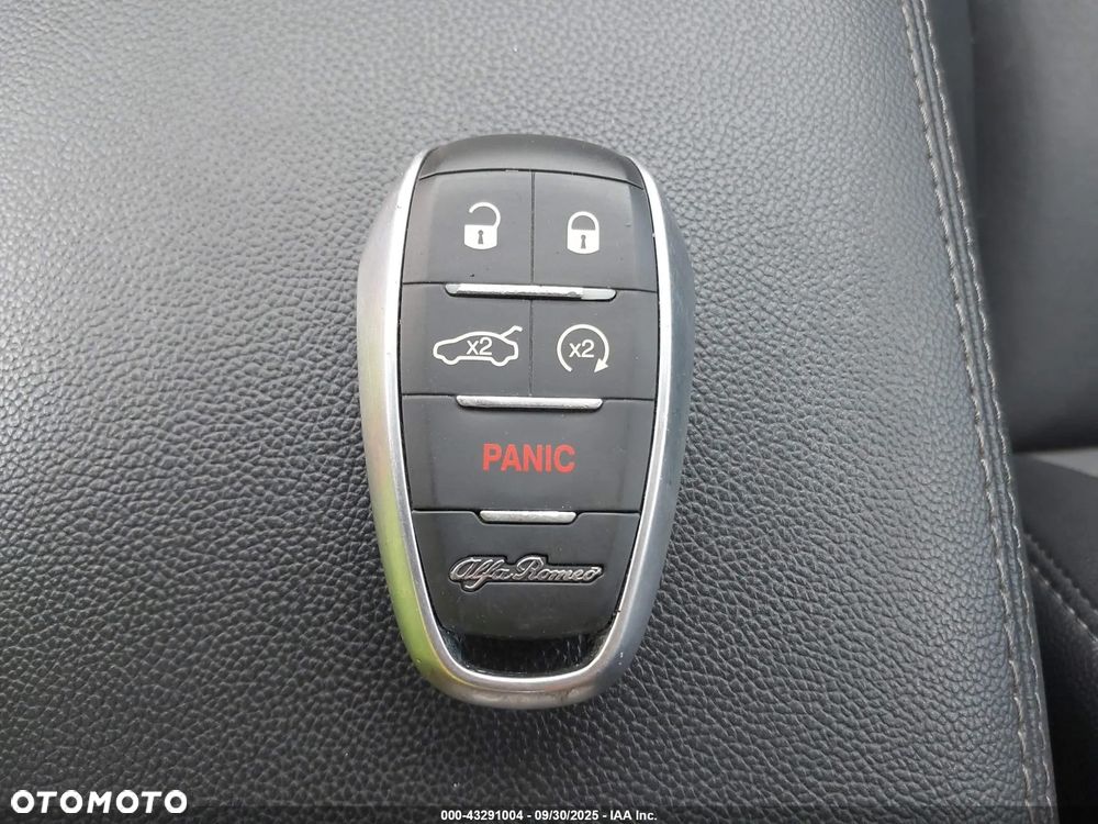 Alfa Romeo Giulia - 13