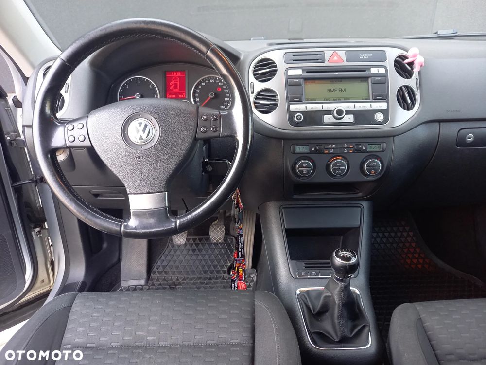 Volkswagen Tiguan 2.0 TDI DPF 4Motion Track & Field - 4