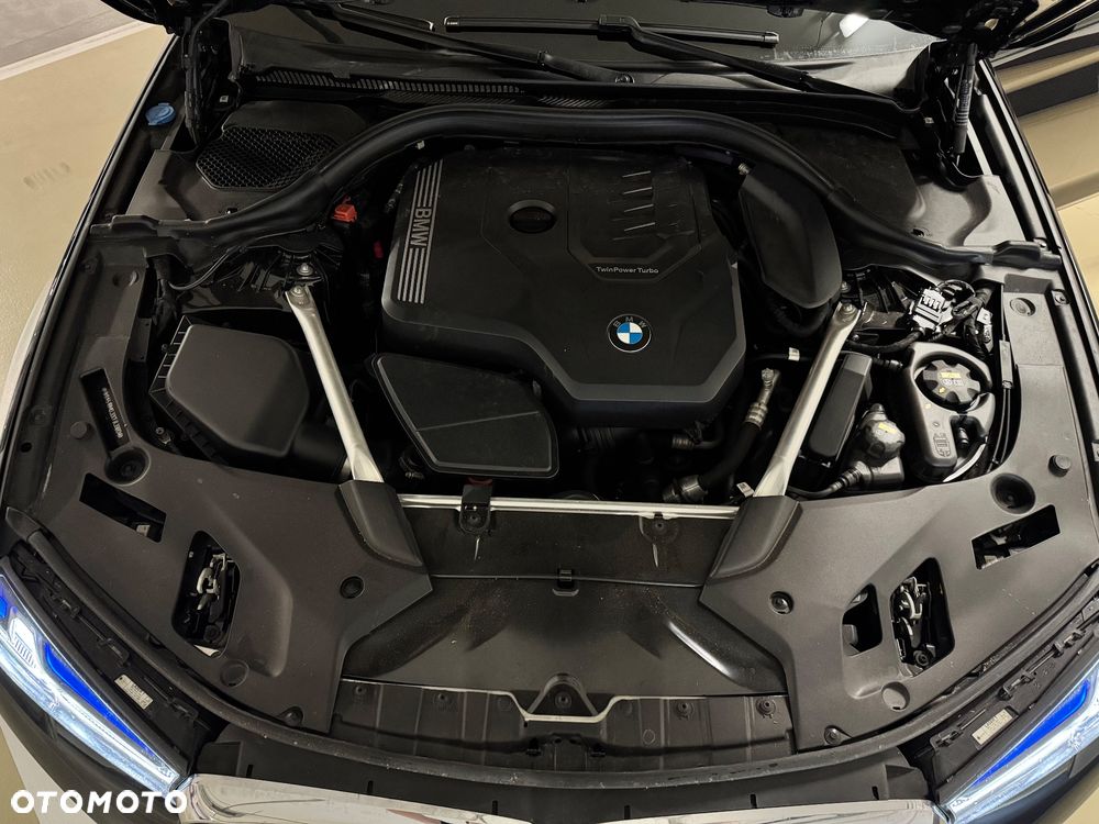 BMW Seria 5 530i xDrive mHEV - 30
