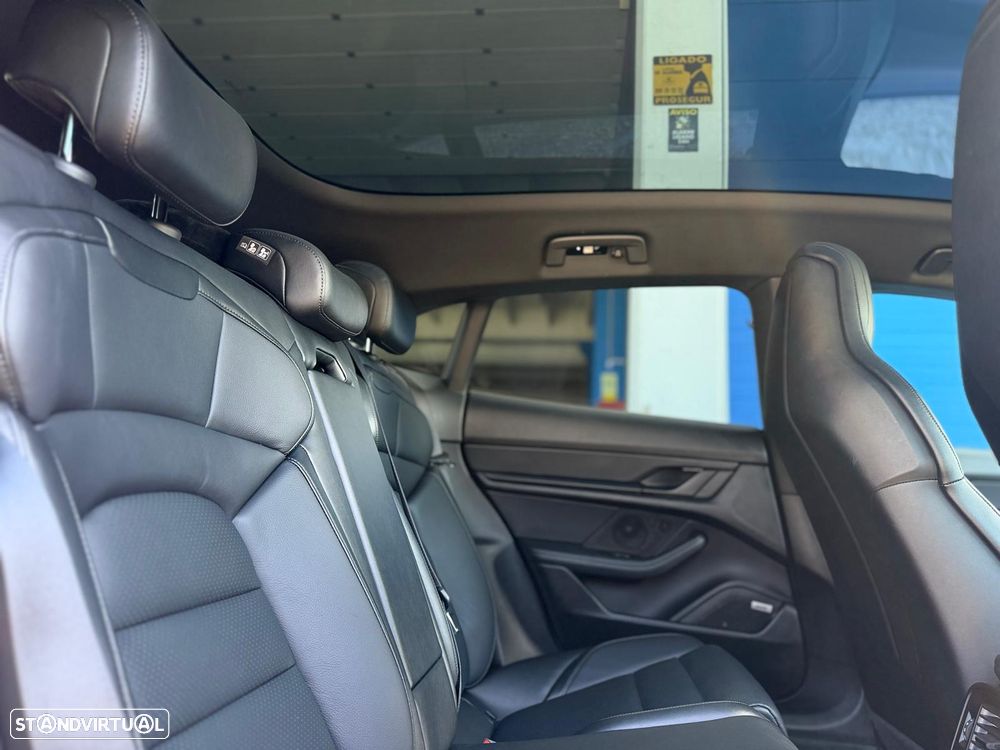 Porsche Taycan Cross Turismo 4S - 43