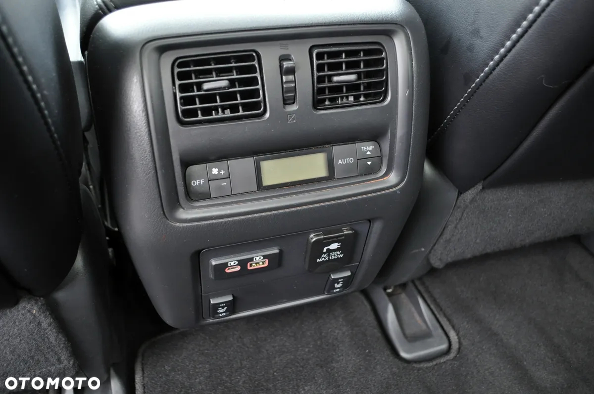 Nissan Pathfinder - 24