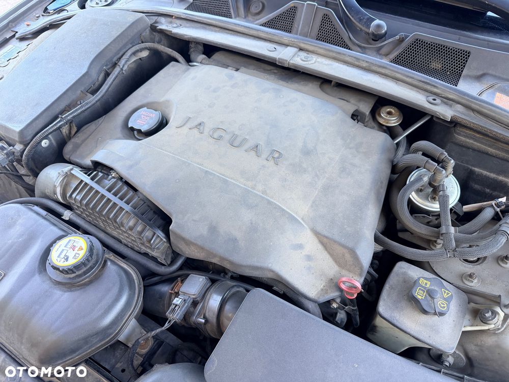 Jaguar XF 2.7 V6 Premium Luxury - 39
