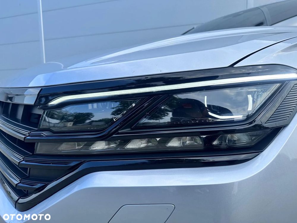 Volkswagen Touareg - 4