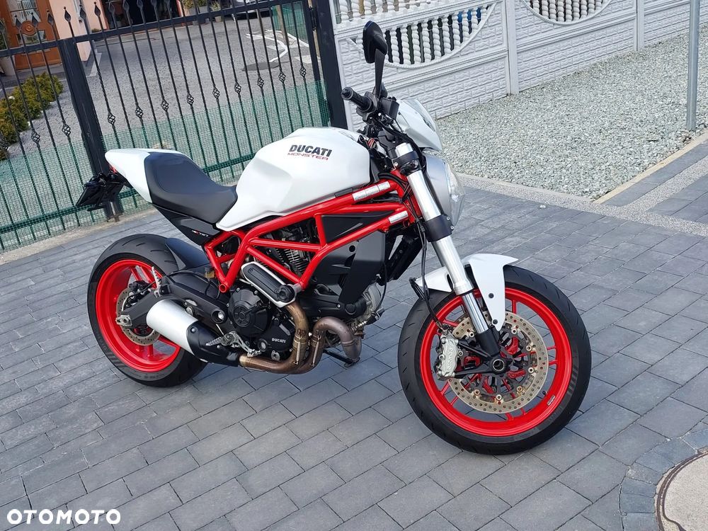 Ducati Monster - 32