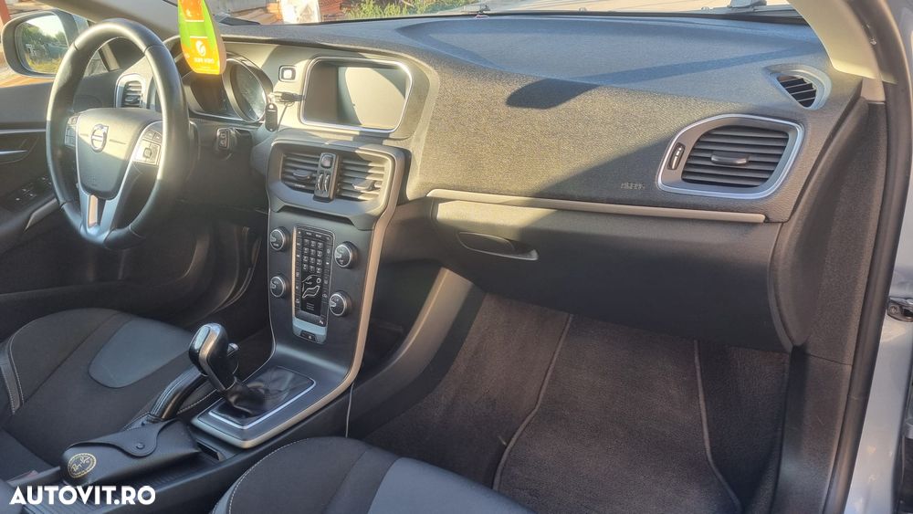 Volvo V40 D2 - 9