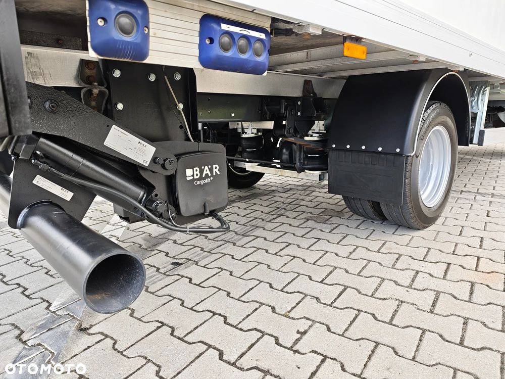 Iveco DAILY 3.0d 150KM** WINDA BAR 1000kg+UDT do 09.29r + STEROWANIE BEZPRZEWODOWE** Kontener 8-EuroPalet dł 425cm ** POLSKI SALON** 233 tyś KM** DMC do 3.5T kat.B** - 29