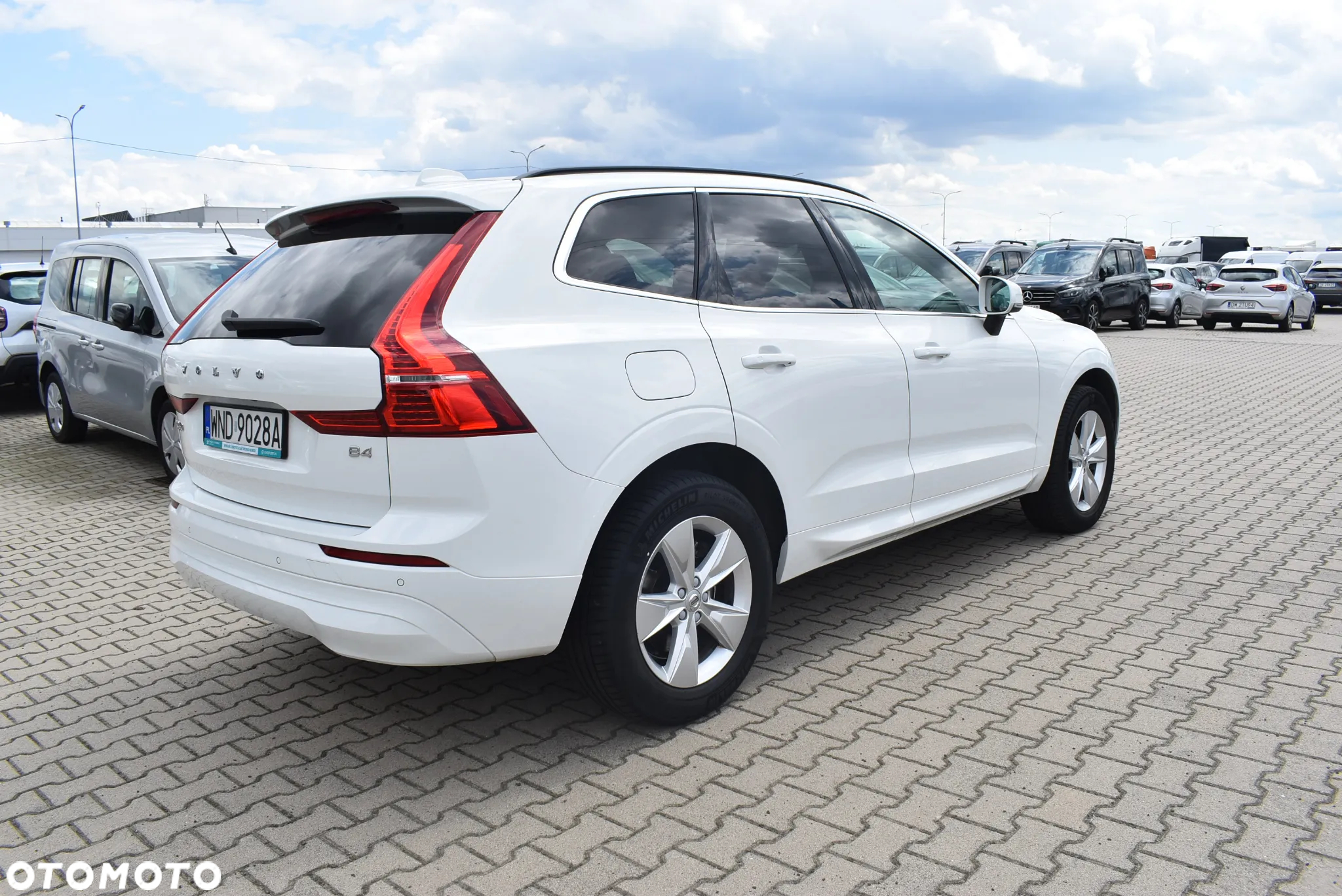 Volvo XC 60 B4 B Momentum Pro - 6