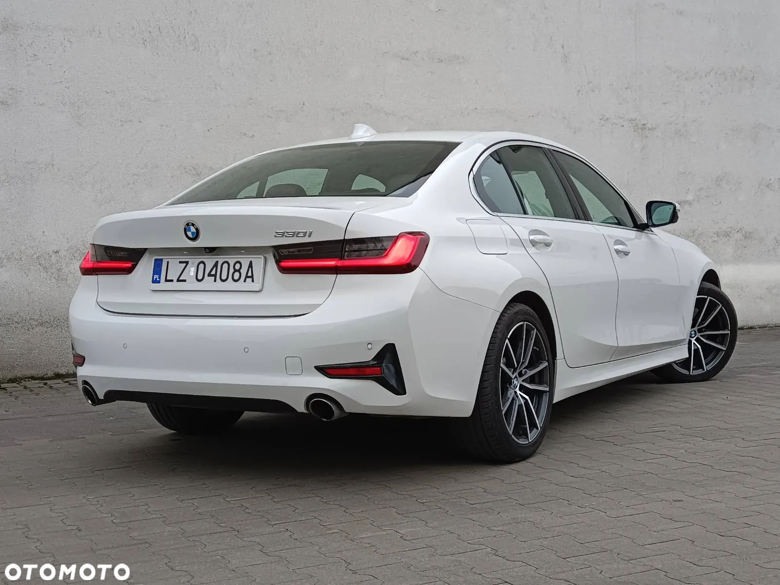 BMW Seria 3 330i - 3