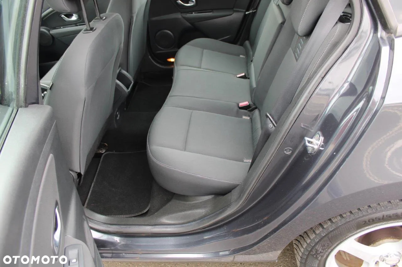 Renault Megane 1.6 16V 110 LIMITED - 8