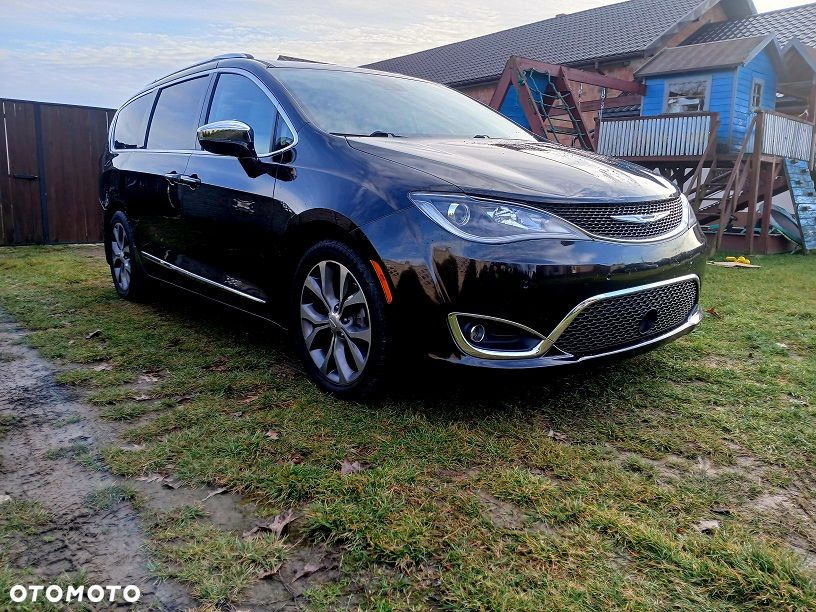 Chrysler Pacifica - 2