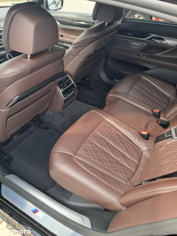 BMW Seria 7 750Li xDrive - 15