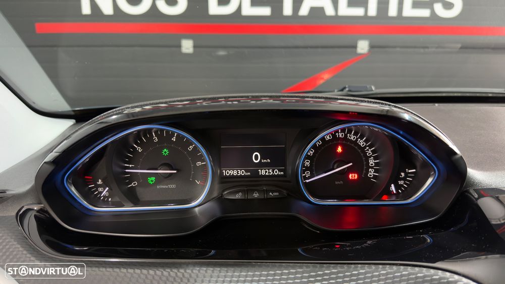 Peugeot 2008 1.2 PureTech Crossway - 19