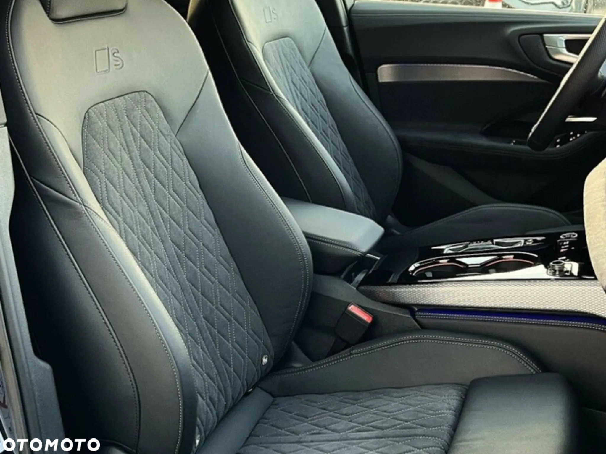 Audi A6 - 6