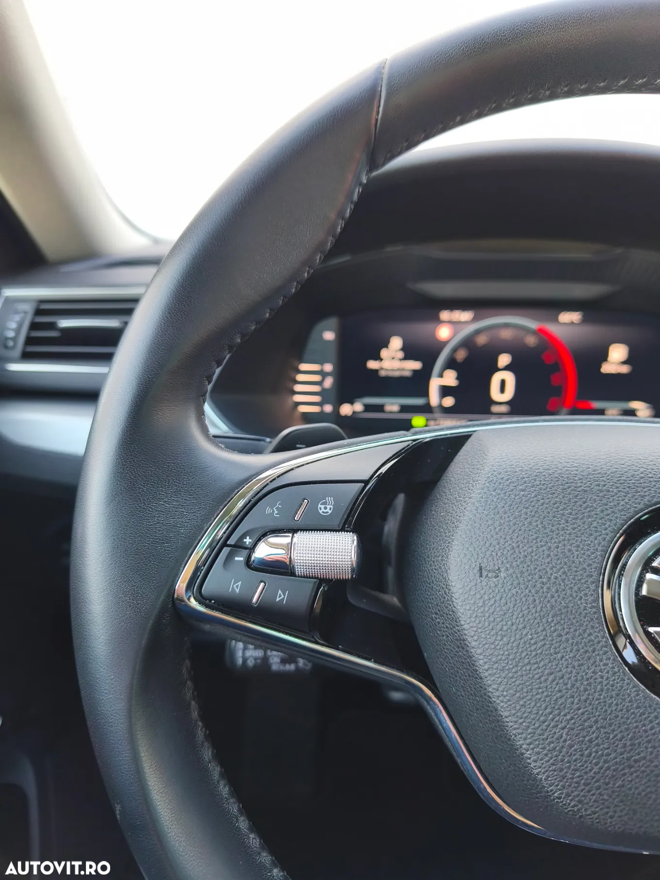 Skoda Superb Combi 2.0 TDI DSG Ambition - 14