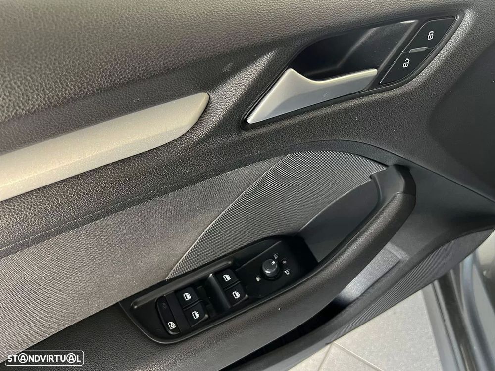 Audi A3 Sportback 1.6 TDI Attraction Ultra - 20