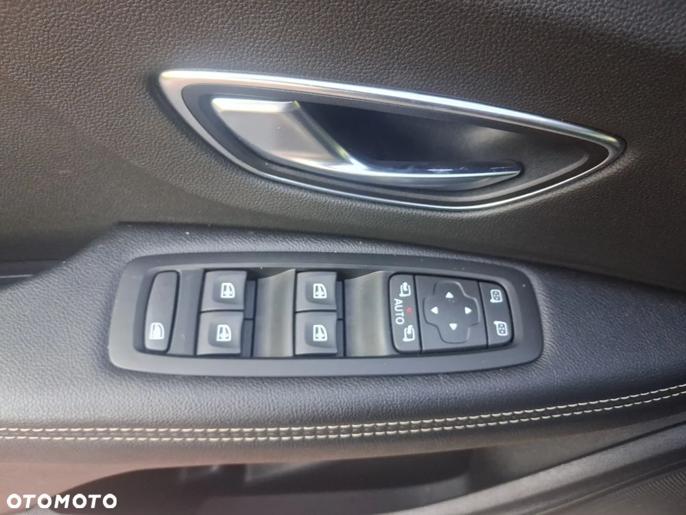 Renault Scenic BLUE dCi 120 BUSINESS EDITION - 23