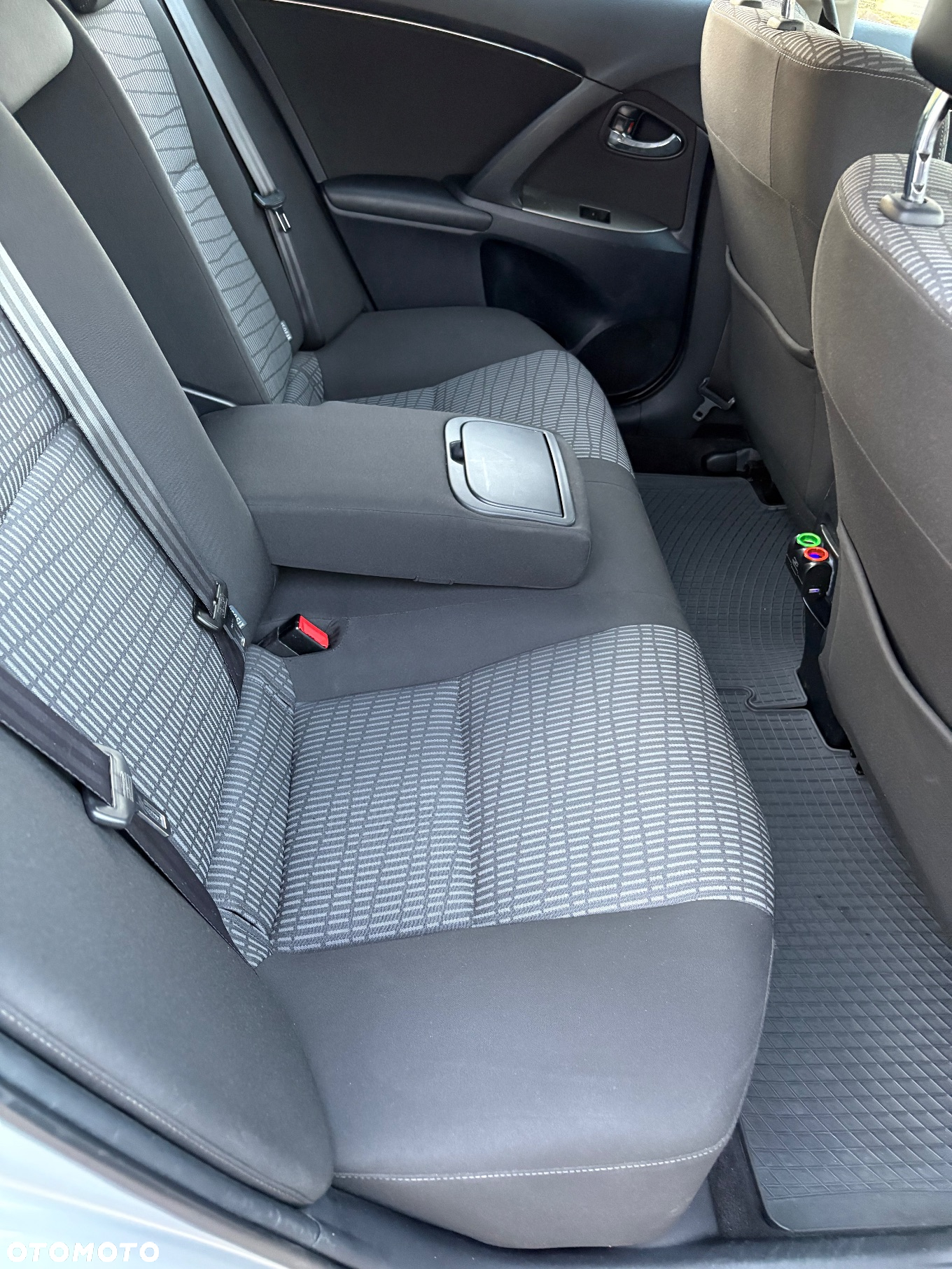 Toyota Avensis 2.0 D-4D Premium - 12