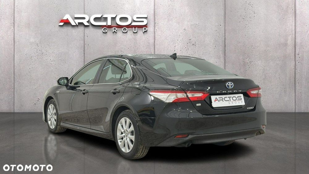 Toyota Camry - 3