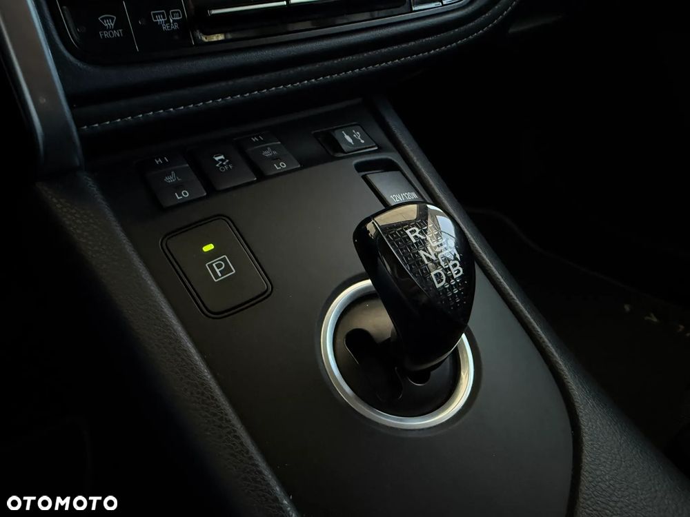 Toyota Auris Hybrid 135 Premium - 24