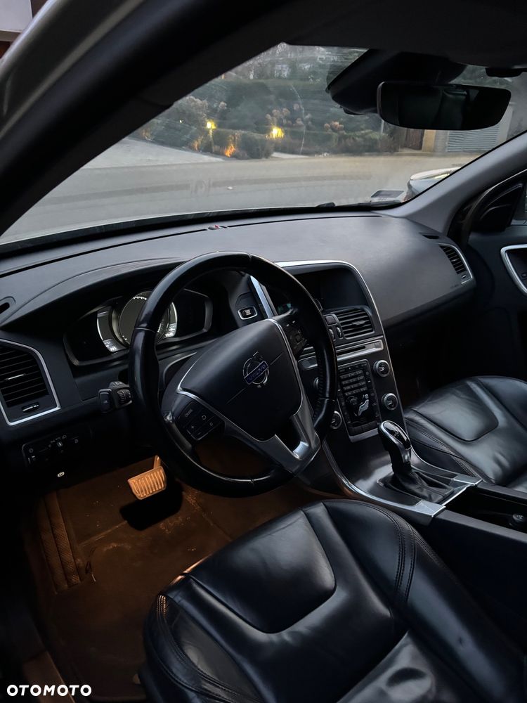 Volvo XC 60 D5 AWD Summum - 8