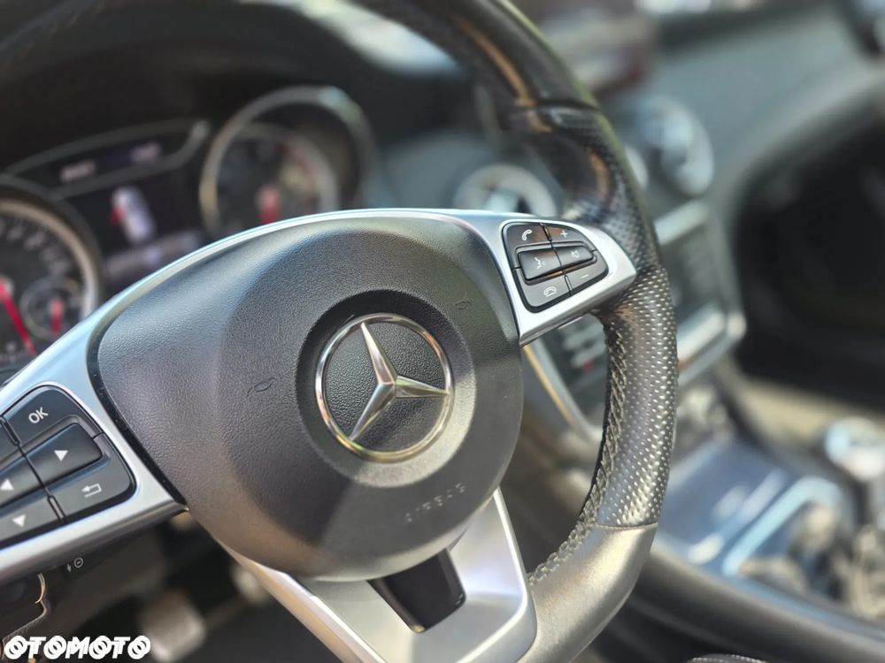 Mercedes-Benz CLA 180 AMG Line - 10