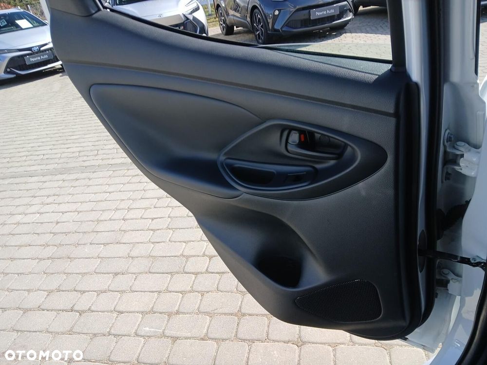 Toyota Yaris - 40