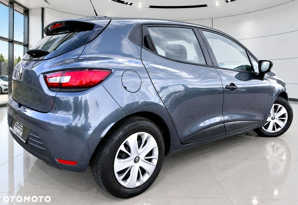 Renault Clio - 25
