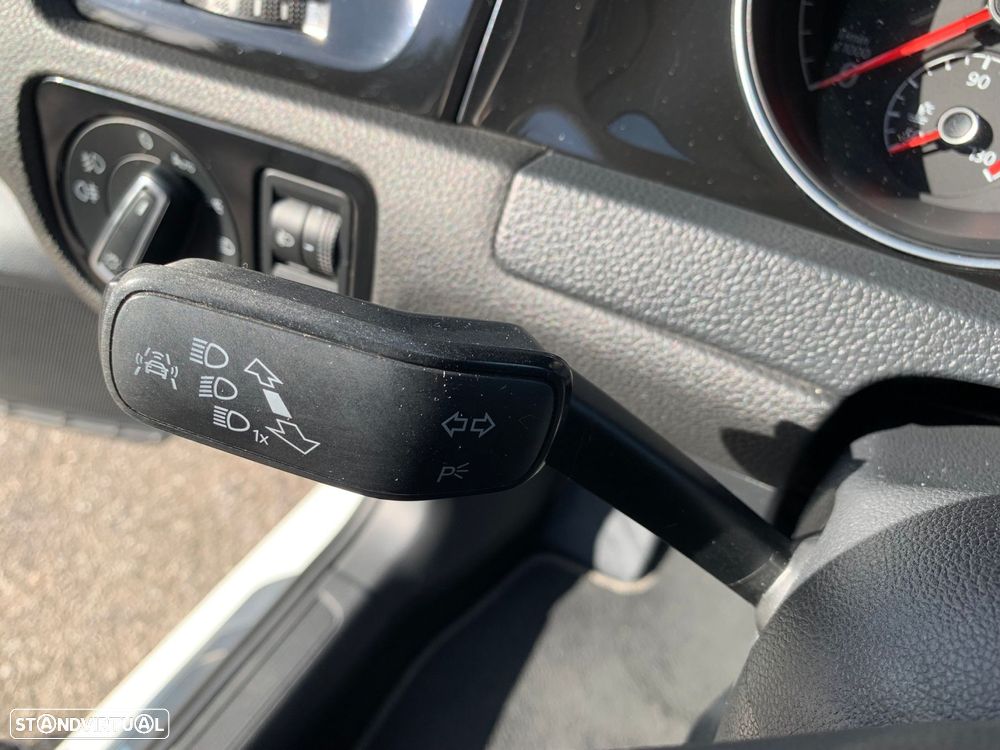 VW Golf 1.6 TDi R-Line - 39