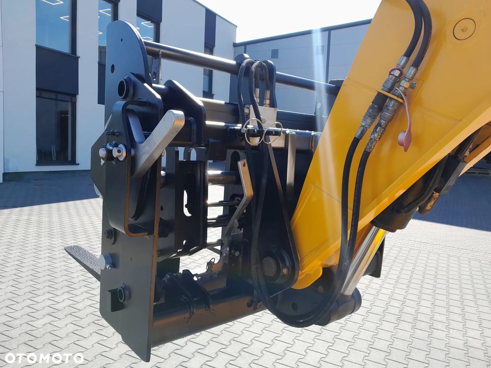 JCB 540-140 2022r - 24