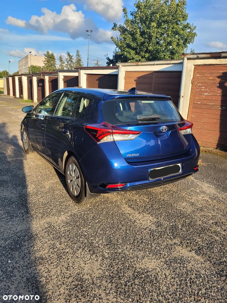 Toyota Auris 1.33 VVT-i Active - 4