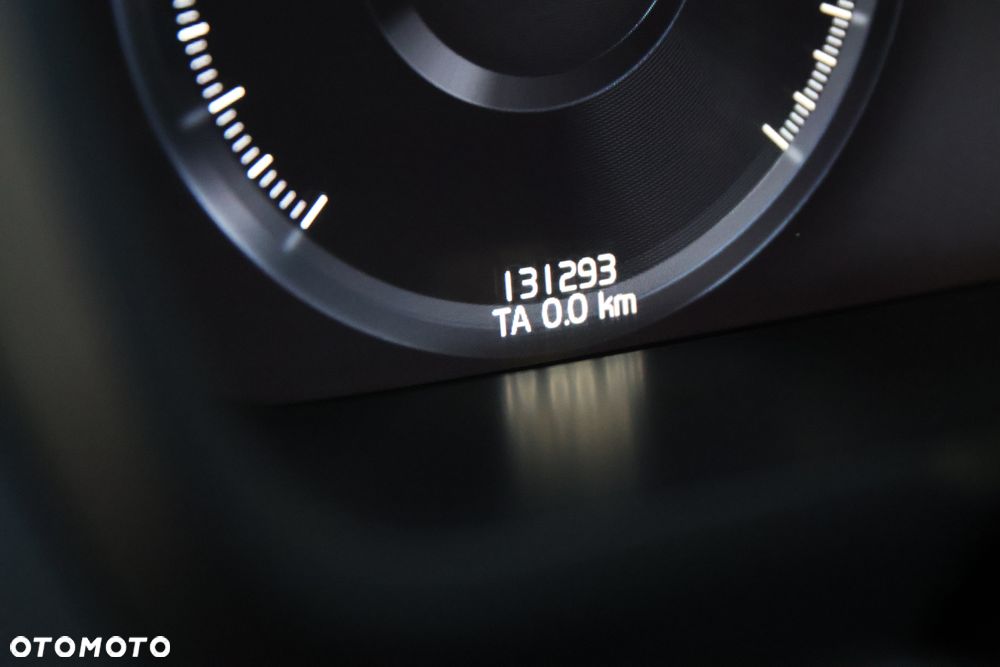 Volvo XC 90 D5 SCR AWD Inscription 7os - 27