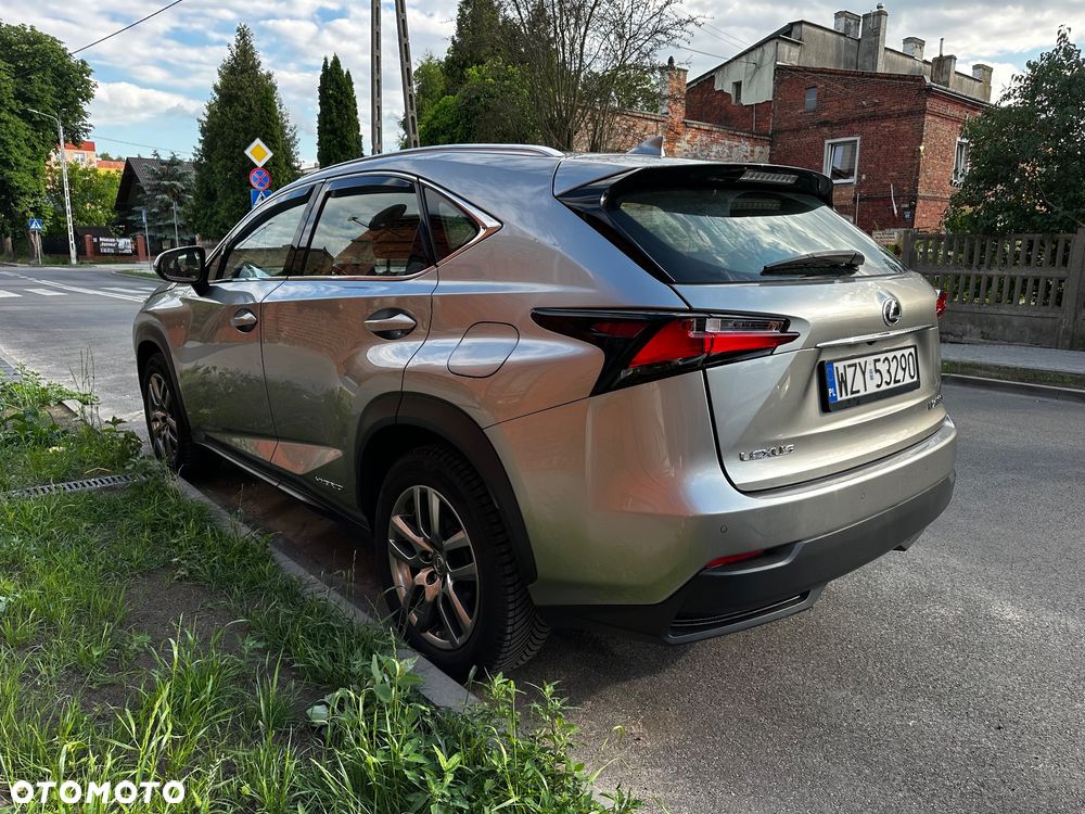 Lexus NX 300h E-FOUR Luxury Line - 4
