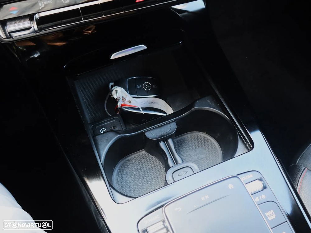 Mercedes-Benz CLA 250 e 8G-DCT AMG Line - 40