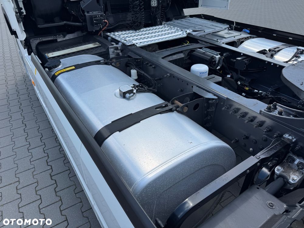 Volvo FM FH 500 Euro6 Full Led z kurierki Import France - 9