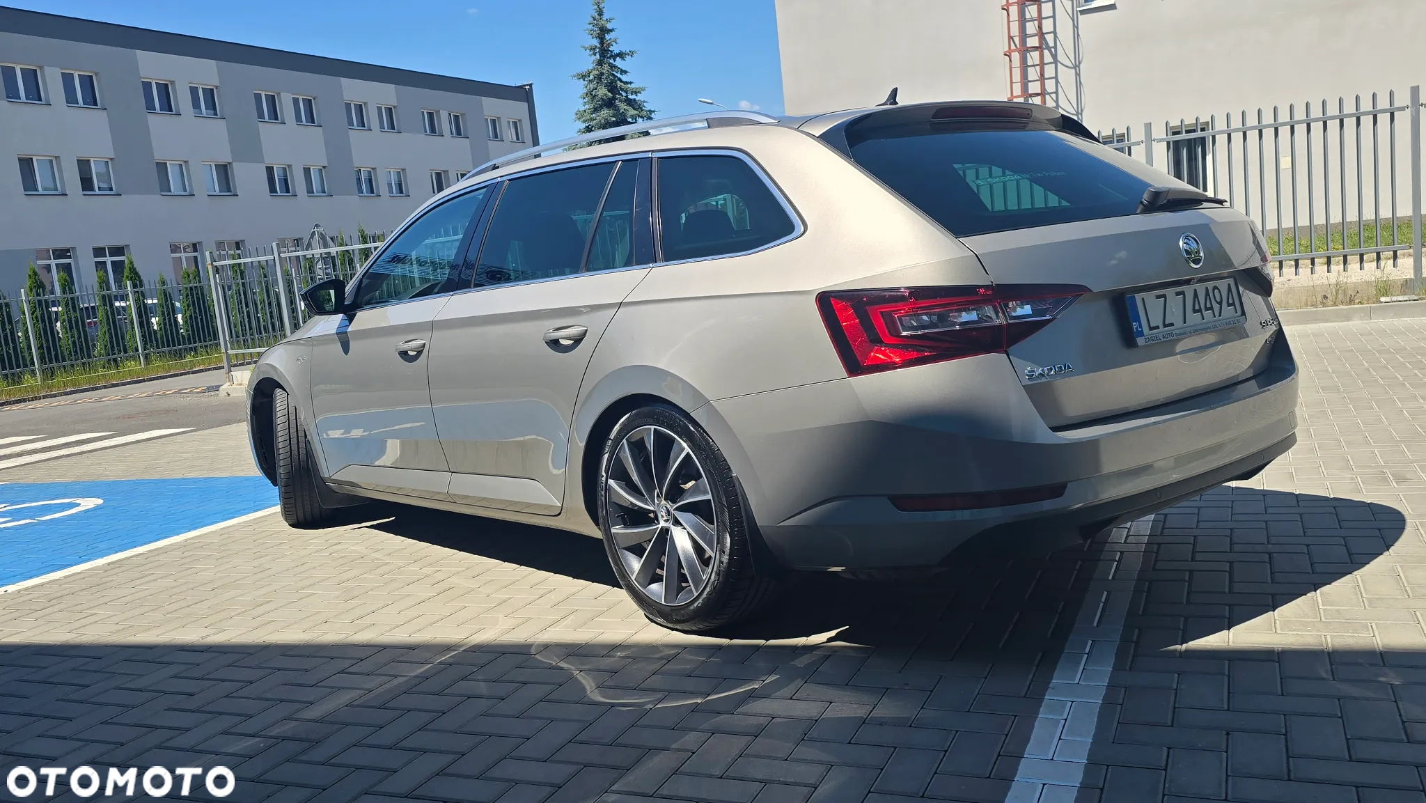 Skoda Superb 2.0 TDI 4x4 L&K DSG - 5